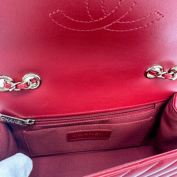 This is a 100% authentic CHANEL Calfskin Chevron Small Flap handbag in 19A Red. - Picture 12 of 16